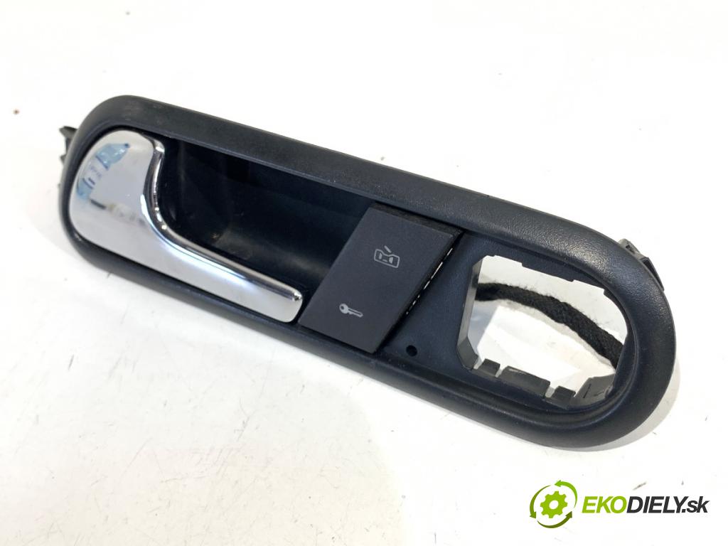 SEAT IBIZA III liftback 2008 63 kW 1.4 16V 1390 Kľučka vnútorná ľavy predný