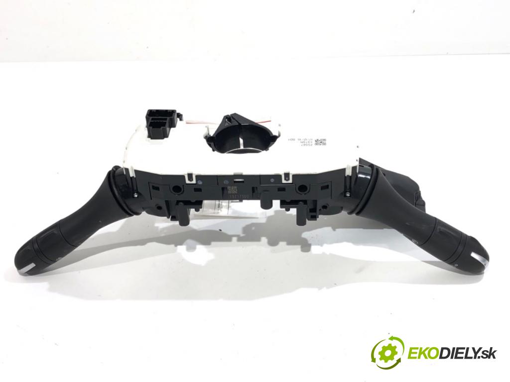 RENAULT MEGANE IV liftback 2016 151 kW 1.6 TCe 205 (B9MV) 1618 Prepínač kombinovaný 255674375R (Prepínacie páčky pod volantom)