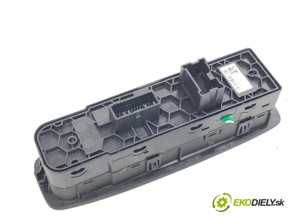 RENAULT MEGANE IV liftback 2016 151 kW 1.6 TCe 205 (B9MV) 1618 Prepínač okien 254012952R (Prepínacie páčky pod volantom)