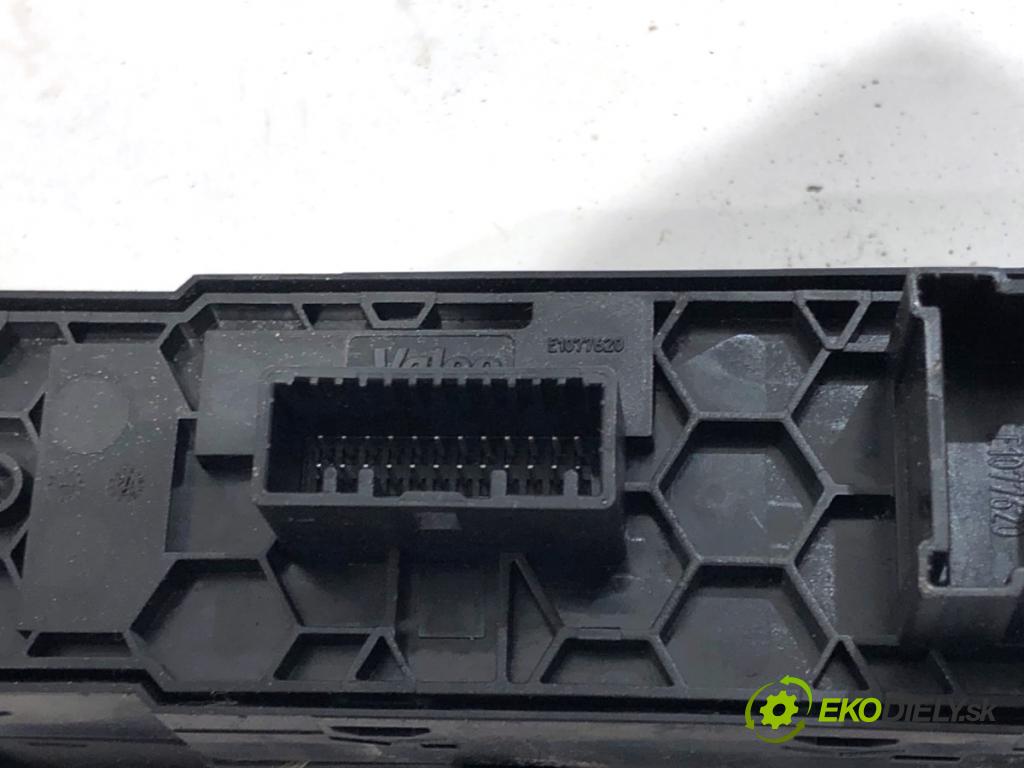 RENAULT MEGANE IV liftback 2016 151 kW 1.6 TCe 205 (B9MV) 1618 Prepínač okien 254012952R (Prepínacie páčky pod volantom)