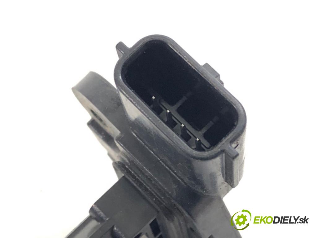 RENAULT MEGANE IV liftback 2016 151 kW 1.6 TCe 205 (B9MV) 1618 Váha vzduchu  (Váha vzduchu)