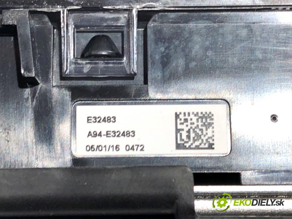 RENAULT MEGANE IV liftback 2016 151 kW 1.6 TCe 205 (B9MV) 1618 Dislpej 681833236R (Prístrojová doska)