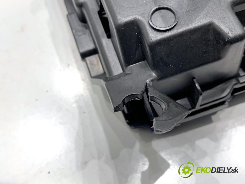 RENAULT MEGANE IV liftback 2016 151 kW 1.6 TCe 205 (B9MV) 1618 Displej 681833236R (Přístrojová deska)