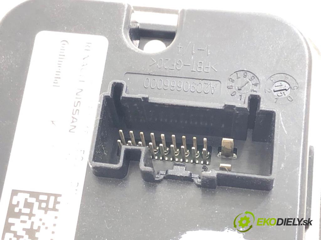 RENAULT MEGANE IV liftback 2016 151 kW 1.6 TCe 205 (B9MV) 1618 Menič Modul LED 260555097R