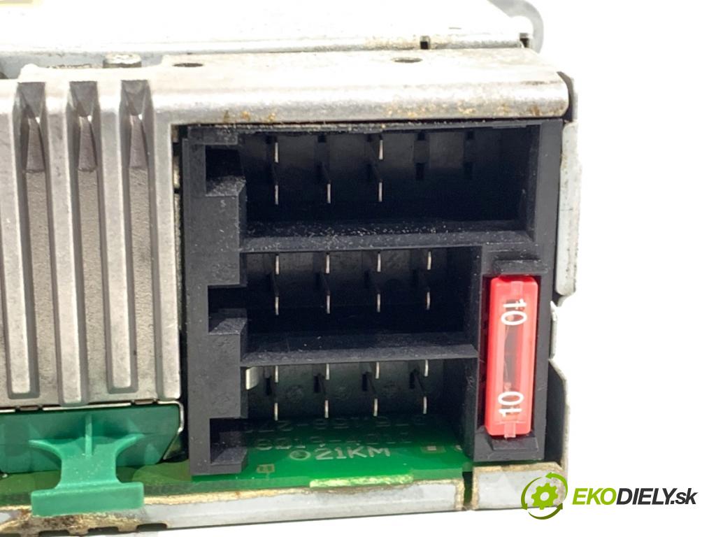 MERCEDES-BENZ CL203 coupe 2002 120 kW C 200 Kompressor (203.742) 1796 RADIO A2038201786 (Audio zariadenie)