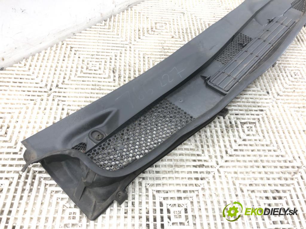 MERCEDES-BENZ W245 liftback 2006 80 kW B 180 CDI (245.207) 1991 Torpédo, plast pod čelné okno A1698300013 (Torpédo (plast pod čelným sklom))