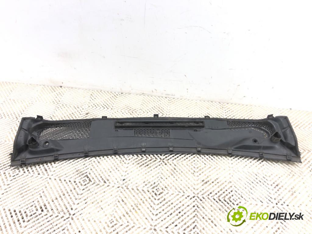 MERCEDES-BENZ W245 liftback 2006 80 kW B 180 CDI (245.207) 1991 Torpédo, plast pod čelné okno A1698300013 (Torpédo (plast pod čelným sklom))