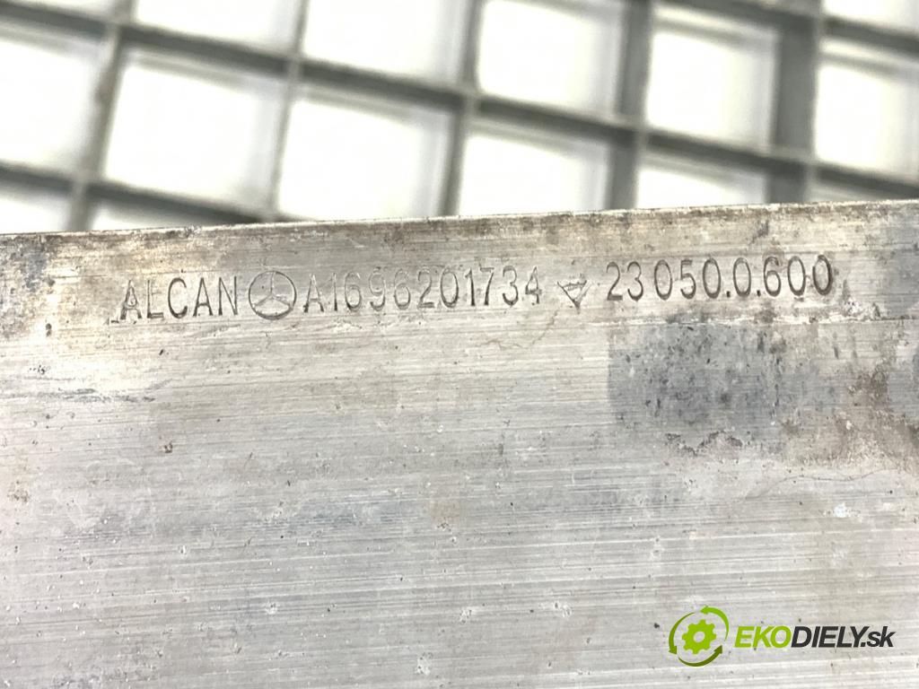 MERCEDES-BENZ W245 liftback 2006 80 kW B 180 CDI (245.207) 1991 výztuha nárazníka přední část  (Přední výztuha)