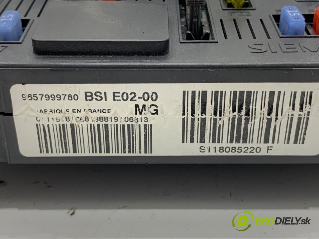 PEUGEOT 206 liftback 2006 80 kW 1.6 16V 1587 Modul BSI 9657999780 (Poistková skrinka)