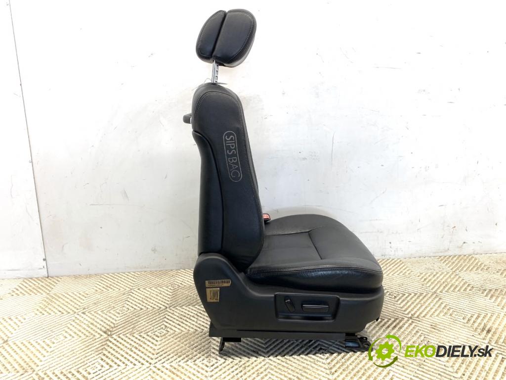 SSANGYONG CHAIRMAN sedan 2000 165 kW 3.2 3199 sedadlo pravý přední část