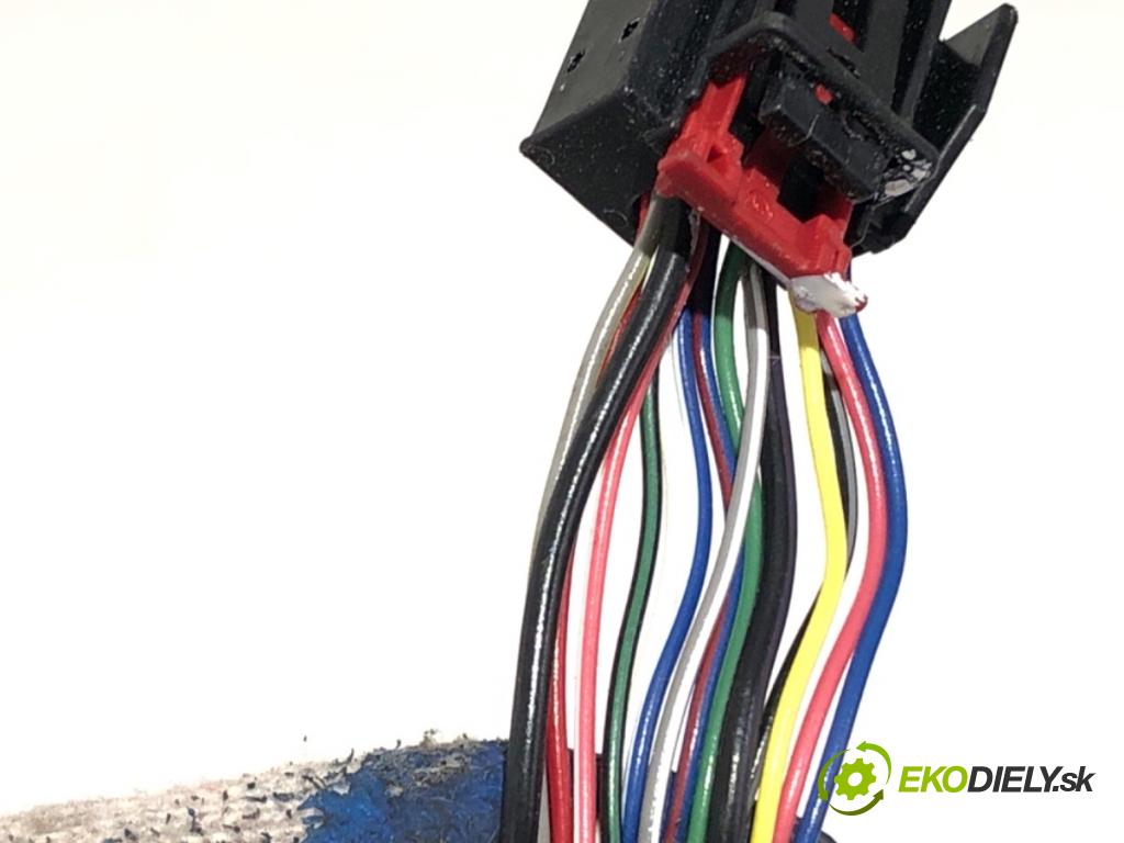 AUDI Q5 FY SUV 2018 140 kW 40 TDI quattro 1968 zpětné zrcátko pravý