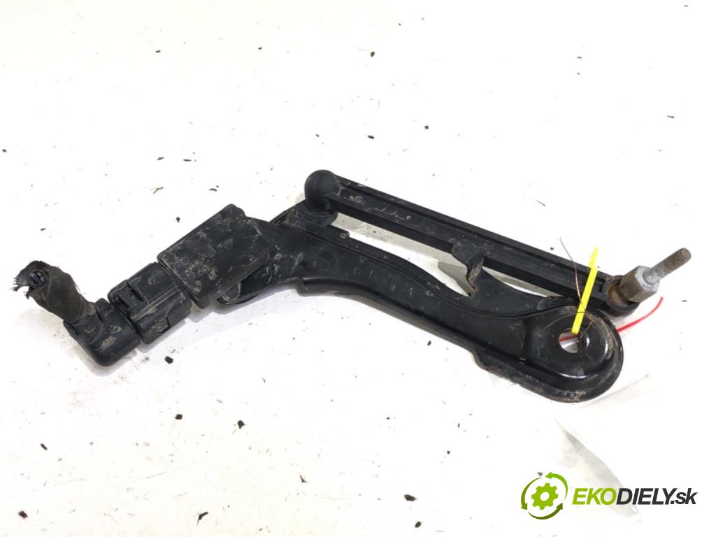 AUDI Q5 FY SUV 2018 140 kW 40 TDI quattro 1968 snímač ÚROVEŇ: XENON zadní část levý 80A941309D