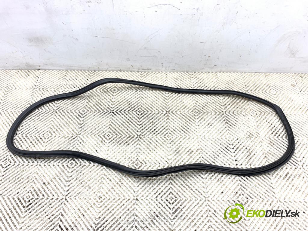 AUDI Q5 FY SUV 2018 140 kW 40 TDI quattro 1968 tesnenie Dvere predný ľavá strana 80A831721B