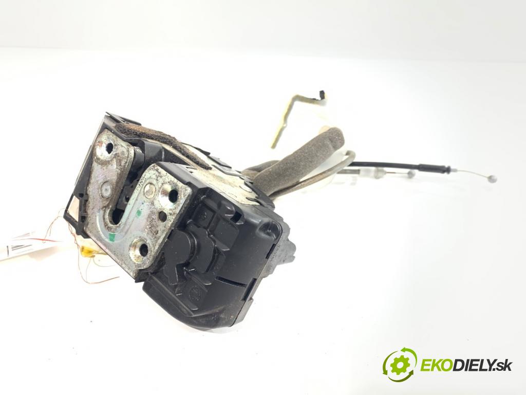 NISSAN QASHQAI J10 SUV 2009 84 kW 1.6 1598 zámok dveře levý přední část