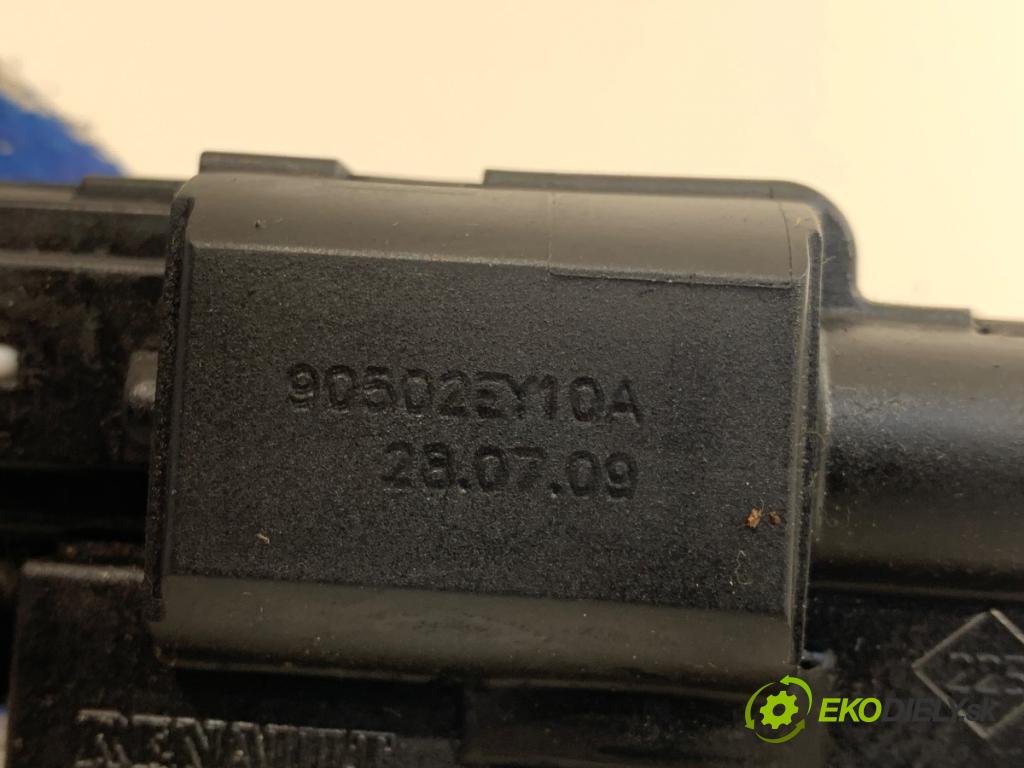 NISSAN QASHQAI J10 SUV 2009 84 kW 1.6 1598 zámok dveří zadní část 90502EY10A