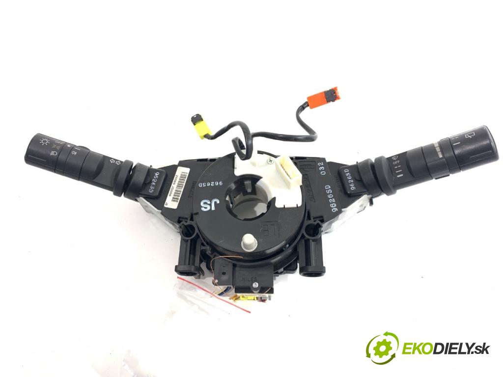 NISSAN QASHQAI J10 SUV 2009 84 kW 1.6 1598 Prepínač kombinovaný 47945JD000 (Prepínacie páčky pod volantom)