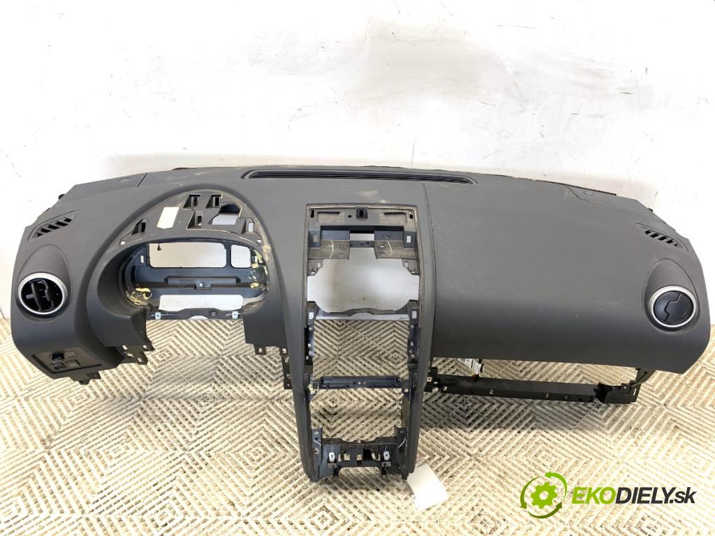 NISSAN QASHQAI J10 SUV 2009 84 kW 1.6 1598 Palubná doska  (Palubná doska)