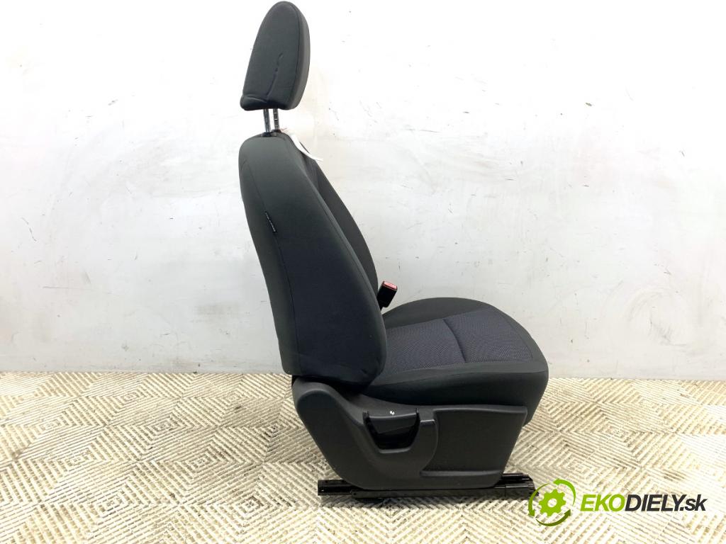 NISSAN QASHQAI J10 SUV 2009 84 kW 1.6 1598 sedadlo pravý přední část