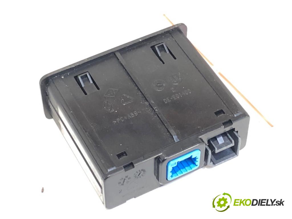 RENAULT MEGANE IV liftback 2016 151 kW 1.6 TCe 205 (B9MV) 1618 HNÍZDO: USB AUX SD 280237081R