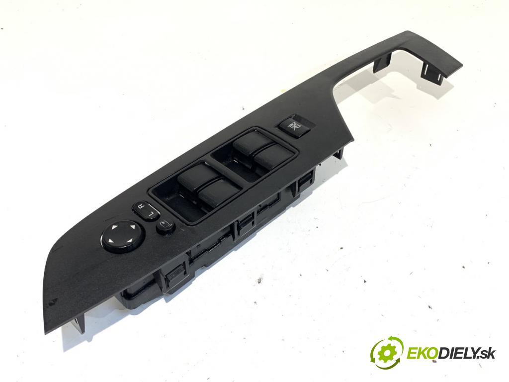MAZDA 6 GH liftback 2008 108 kW 2.0 MZR (GHEFS) 1999 Prepínač okien GS1D684L6 (Prepínacie páčky pod volantom)