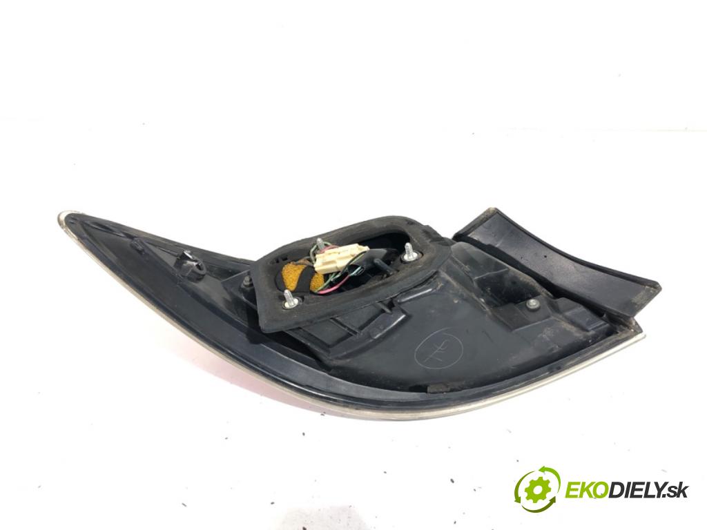 MAZDA 6 GH liftback 2008 108 kW 2.0 MZR (GHEFS) 1999 světlo pravý zadní část