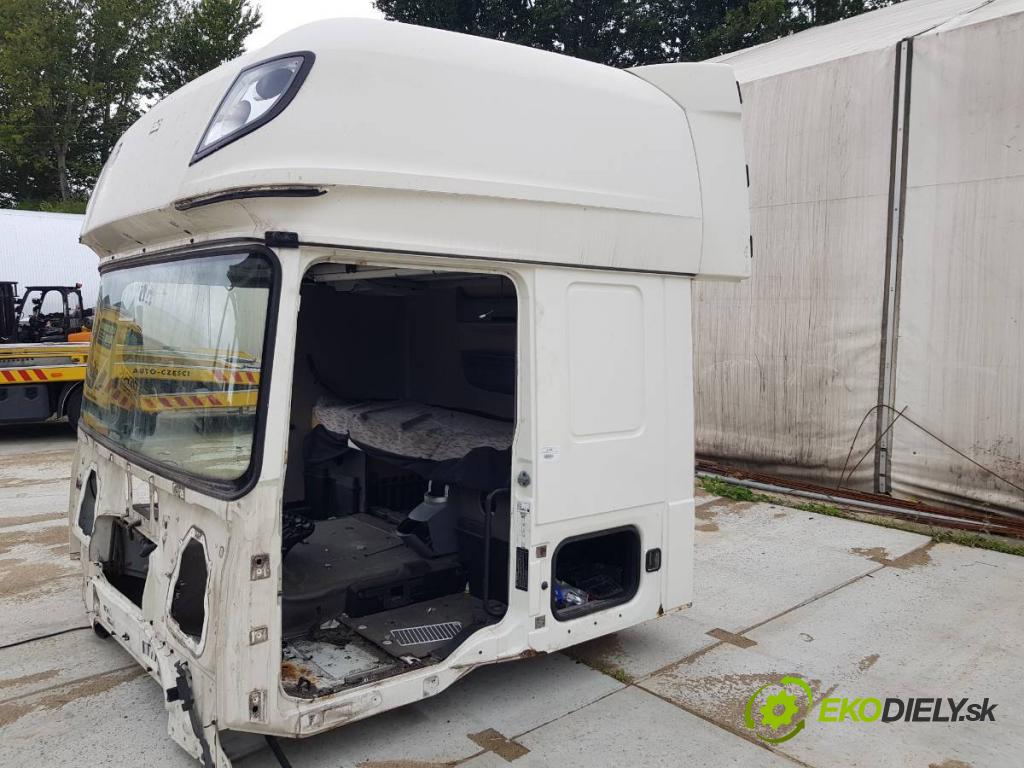 DAF XF Platforma / podwozie 2016 340 kW FA 460 340 kW [462 KM] olej napędowy 2012 - 2022 12900 kabína ČTVRŤÁK: ľavá strana pravá strecha