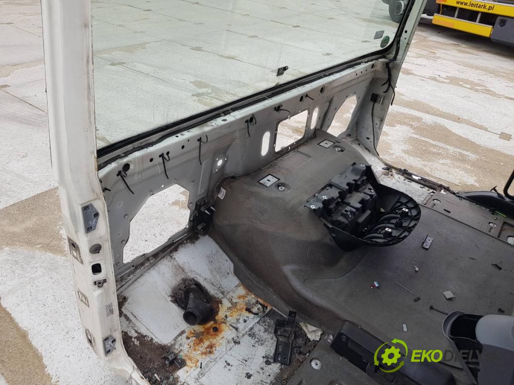DAF XF Platforma / podwozie 2016 340 kW FA 460 340 kW [462 KM] olej napędowy 2012 - 2022 12900 kabína ČTVRŤÁK: ľavá strana pravá strecha
