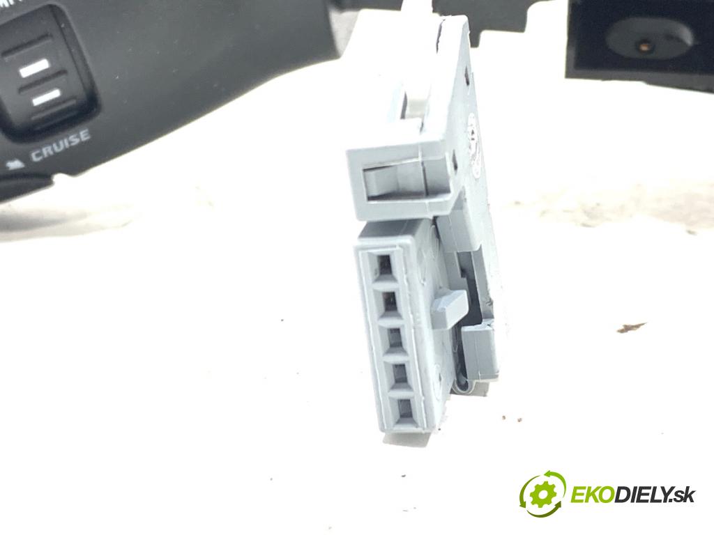 CITROEN BERLINGO II nadwozie wielkoprzestrzenne (MPV) 2018 88 kW 1.6 BlueHDi 120 1560 Prepínač kombinovaný 98200124XT (Prepínacie páčky pod volantom)