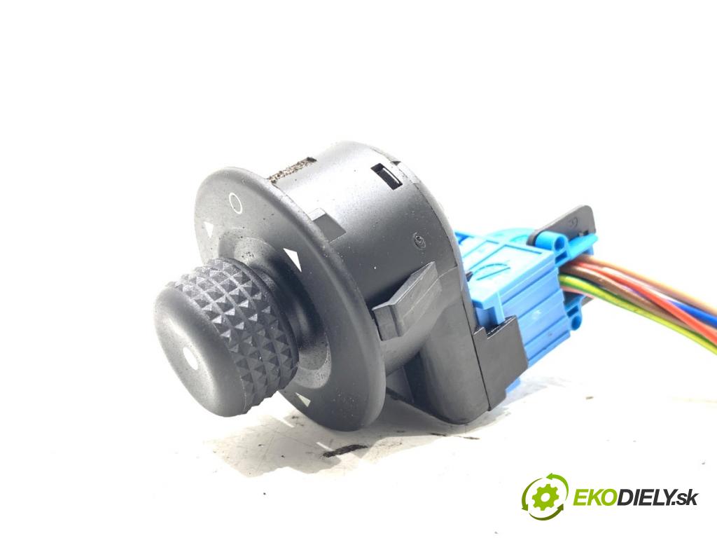 CITROEN BERLINGO II nadwozie wielkoprzestrzenne (MPV) 2018 88 kW 1.6 BlueHDi 120 1560 Prepínač nastavenia spätných zrkadiel  (Prepínacie páčky pod volantom)