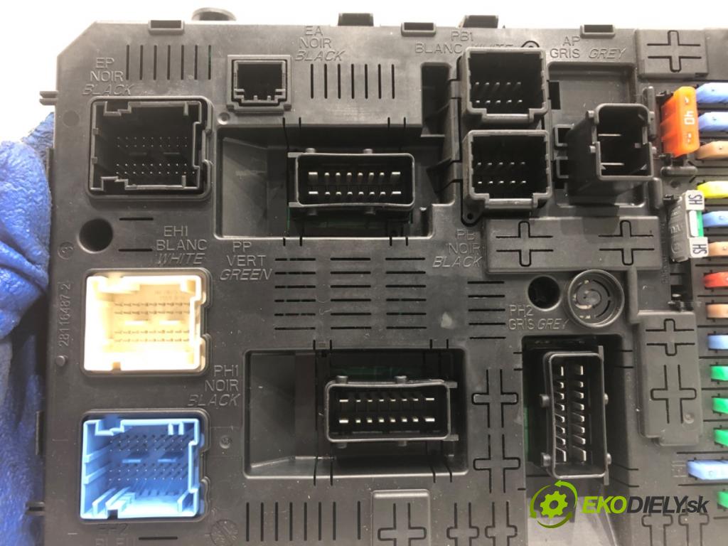 CITROEN BERLINGO II nadwozie wielkoprzestrzenne (MPV) 2018 88 kW 1.6 BlueHDi 120 1560 modul BSI 9812189480 (Pojistková skříňka)