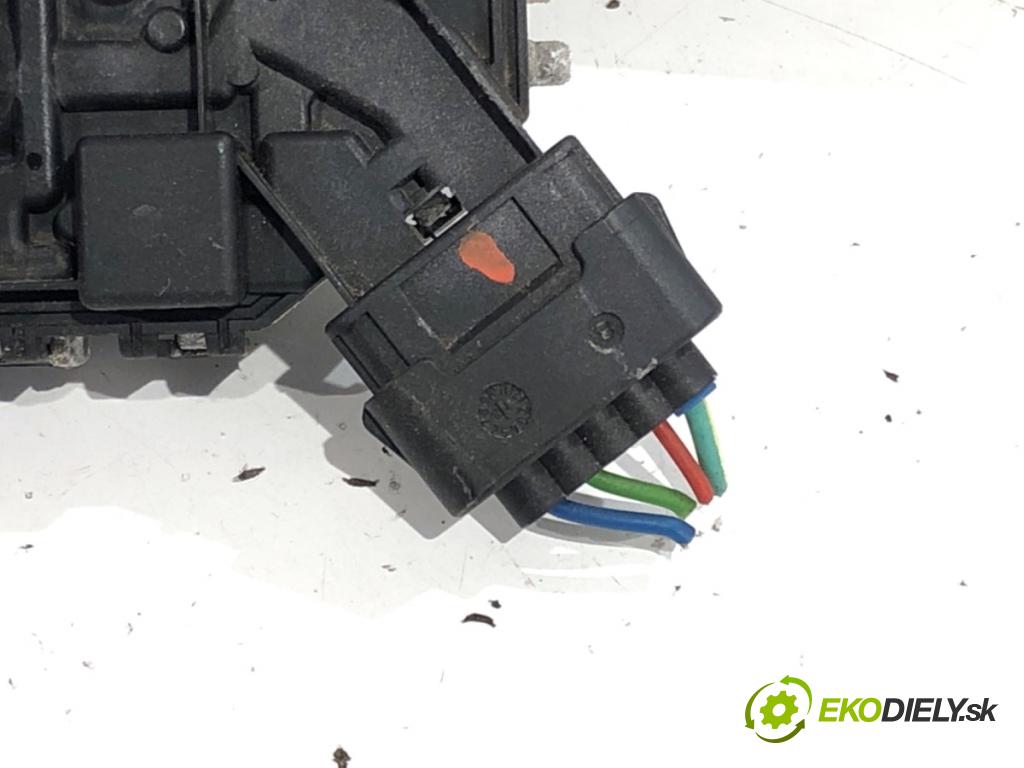 CITROEN BERLINGO II nadwozie wielkoprzestrzenne (MPV) 2018 88 kW 1.6 BlueHDi 120 1560 Mechanizmus stieračov predný 9682861480 (Motorček stieračov predný)