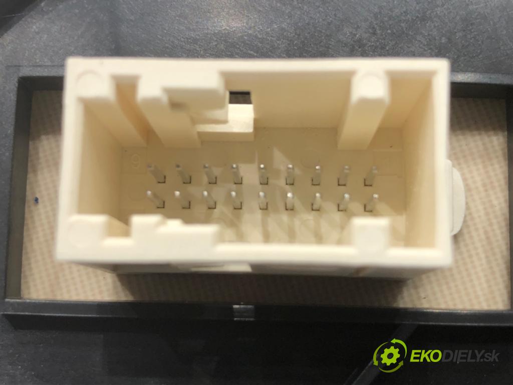 CITROEN BERLINGO II nadwozie wielkoprzestrzenne (MPV) 2018 88 kW 1.6 BlueHDi 120 1560 Prístrojovka 555001310104 (Prístrojová doska)