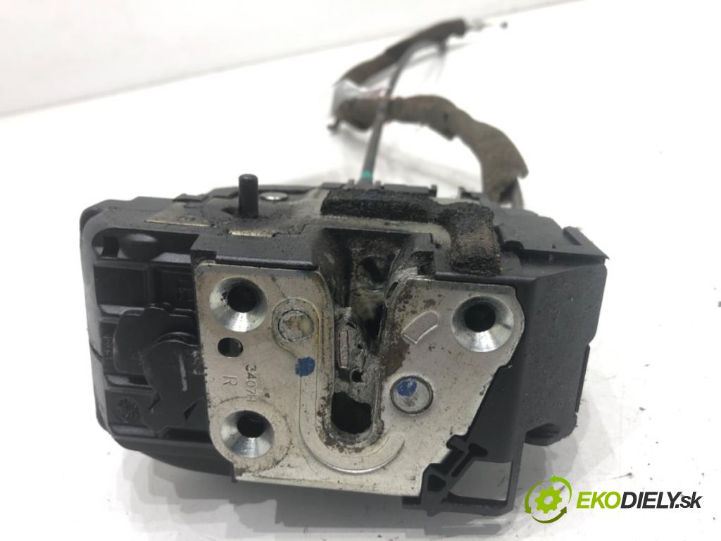 NISSAN QASHQAI J10 SUV 2007 78 kW 1.5 dCi 1461 zámok dveře pravý zadní část 