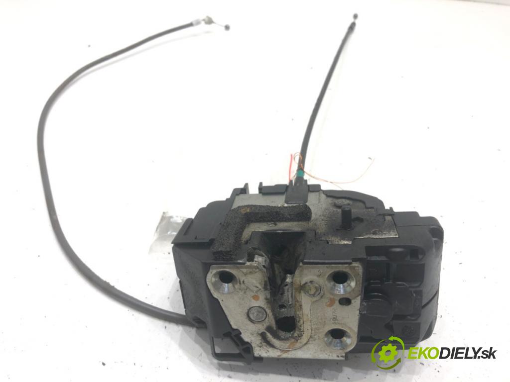 NISSAN QASHQAI J10 SUV 2007 78 kW 1.5 dCi 1461 zámok dveře levý zadní část 
