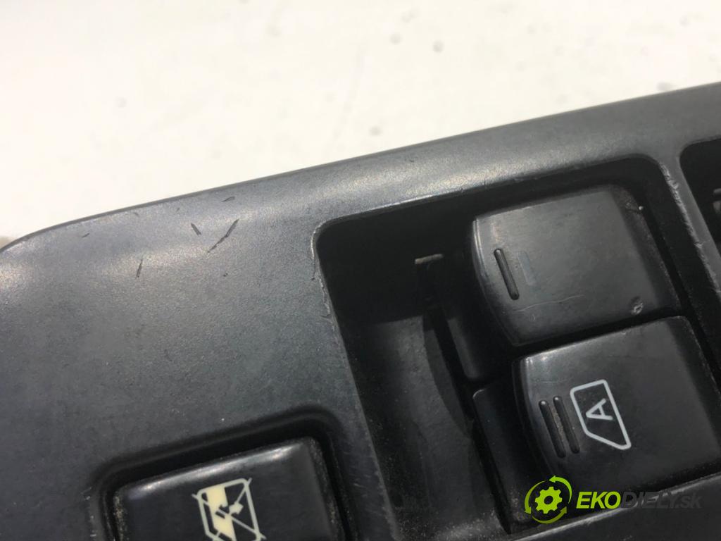 NISSAN QASHQAI J10 SUV 2007 78 kW 1.5 dCi 1461 Prepínač okien 254019W100 (Prepínacie páčky pod volantom)