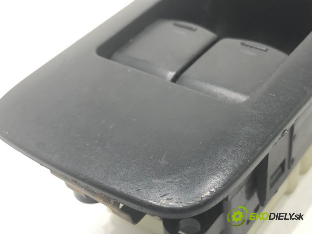 NISSAN QASHQAI J10 SUV 2007 78 kW 1.5 dCi 1461 Prepínač okien 254019W100 (Prepínacie páčky pod volantom)