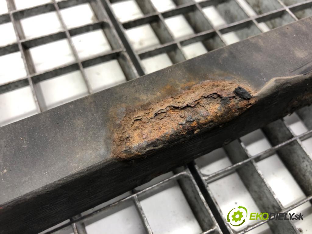 NISSAN QASHQAI J10 SUV 2007 78 kW 1.5 dCi 1461 držák přední část  (Přední výztuha)