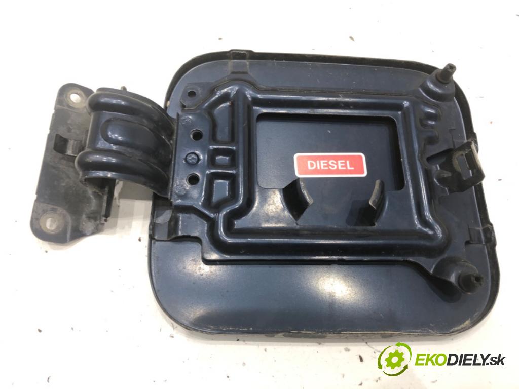 NISSAN QASHQAI J10 SUV 2007 78 kW 1.5 dCi 1461 dvířka nádrže paliva  (Klika dveří ostatní)