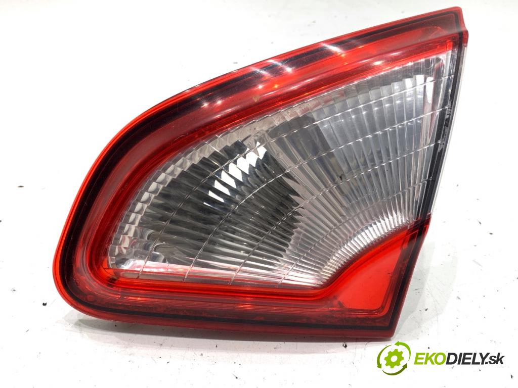 NISSAN QASHQAI J10 SUV 2007 78 kW 1.5 dCi 1461 světlo zadní část pravá vnitřní  (Klika dveří ostatní)