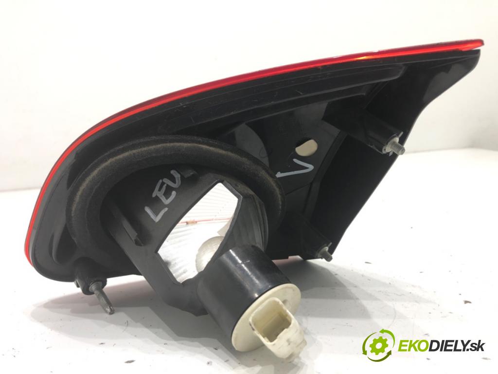 NISSAN QASHQAI J10 SUV 2007 78 kW 1.5 dCi 1461 světlo zadní část levá strana vnitřní  (Klika dveří ostatní)