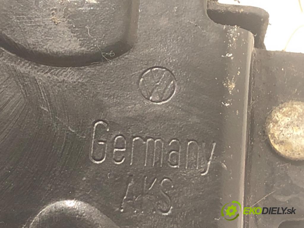 VW PASSAT B5 FL sedan 2000 74 kW 1.9 TDI 1896 zámok dveře pravý zadní část