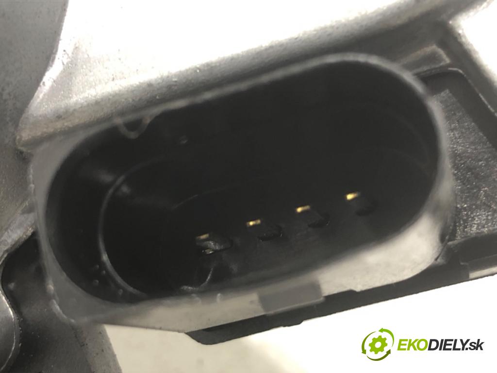 SKODA RAPID liftback 2018 85 kW 1.6 TDI 1598 motor stěračů zadní část 5F4955711A