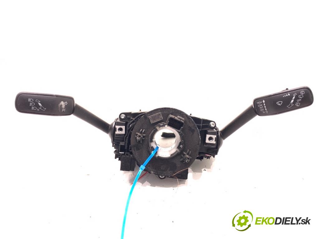 SKODA RAPID liftback 2018 85 kW 1.6 TDI 1598 Prepínač kombinovaný 2Q0953507E (Prepínacie páčky pod volantom)