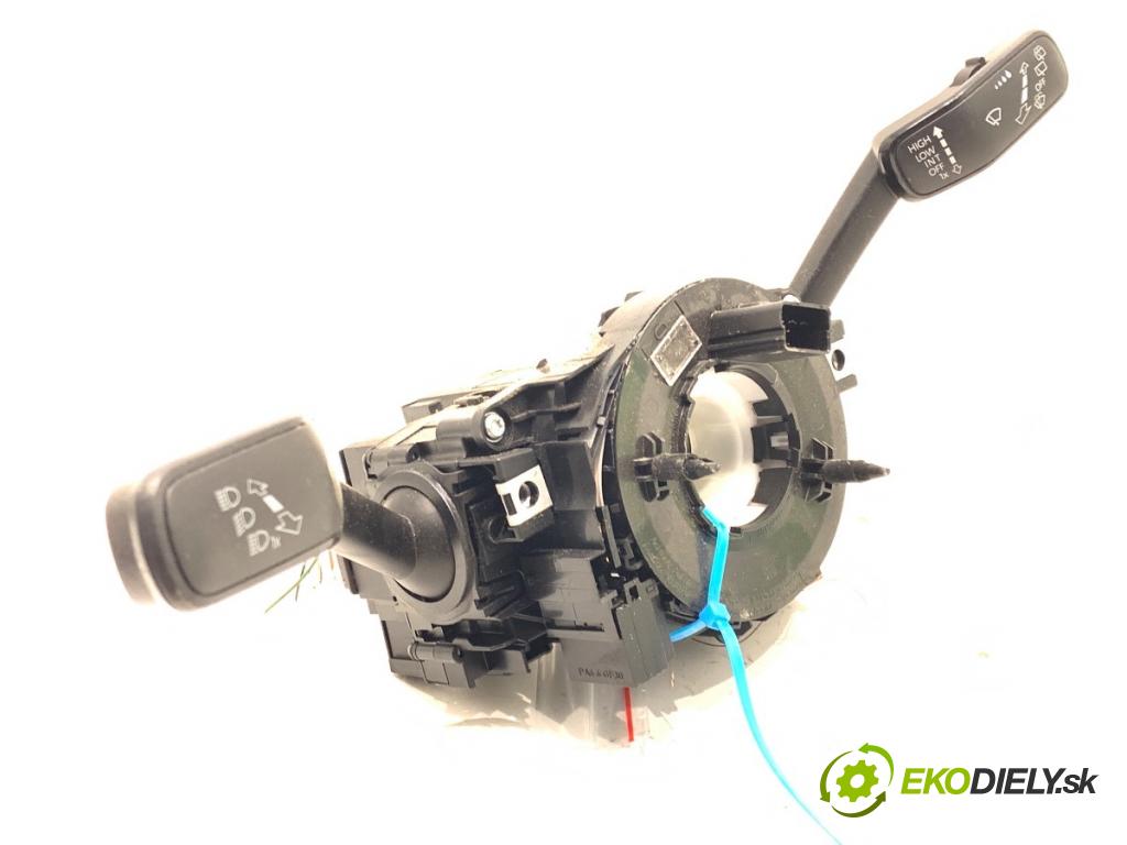 SKODA RAPID liftback 2018 85 kW 1.6 TDI 1598 Prepínač kombinovaný 2Q0953507E (Prepínacie páčky pod volantom)