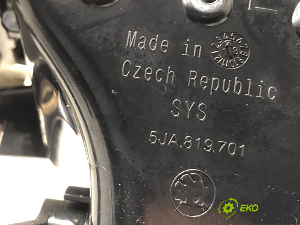 SKODA RAPID liftback 2018 85 kW 1.6 TDI 1598 mří topení přední část 5JA820951D 5JA819701