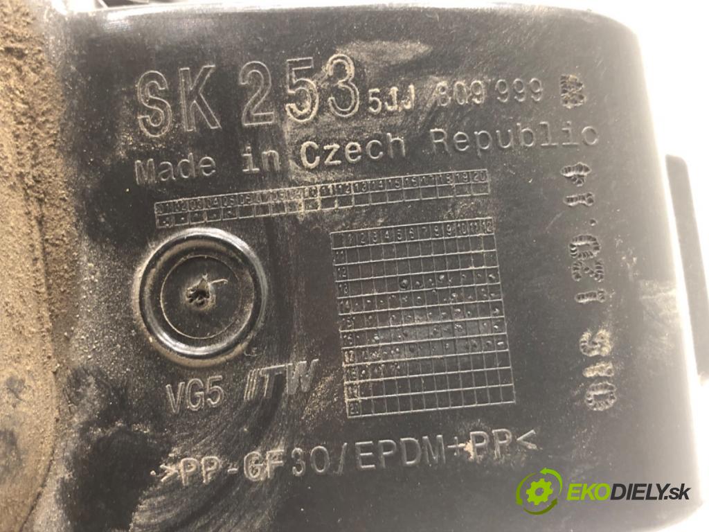 SKODA RAPID liftback 2018 85 kW 1.6 TDI 1598 dvířka nádrže paliva 5JJ809999B (Klika dveří ostatní)