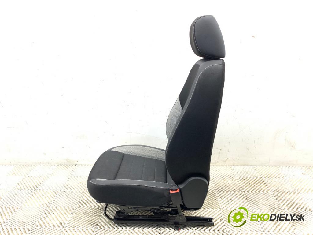 SKODA RAPID liftback 2018 85 kW 1.6 TDI 1598 sedadlo pravý přední část