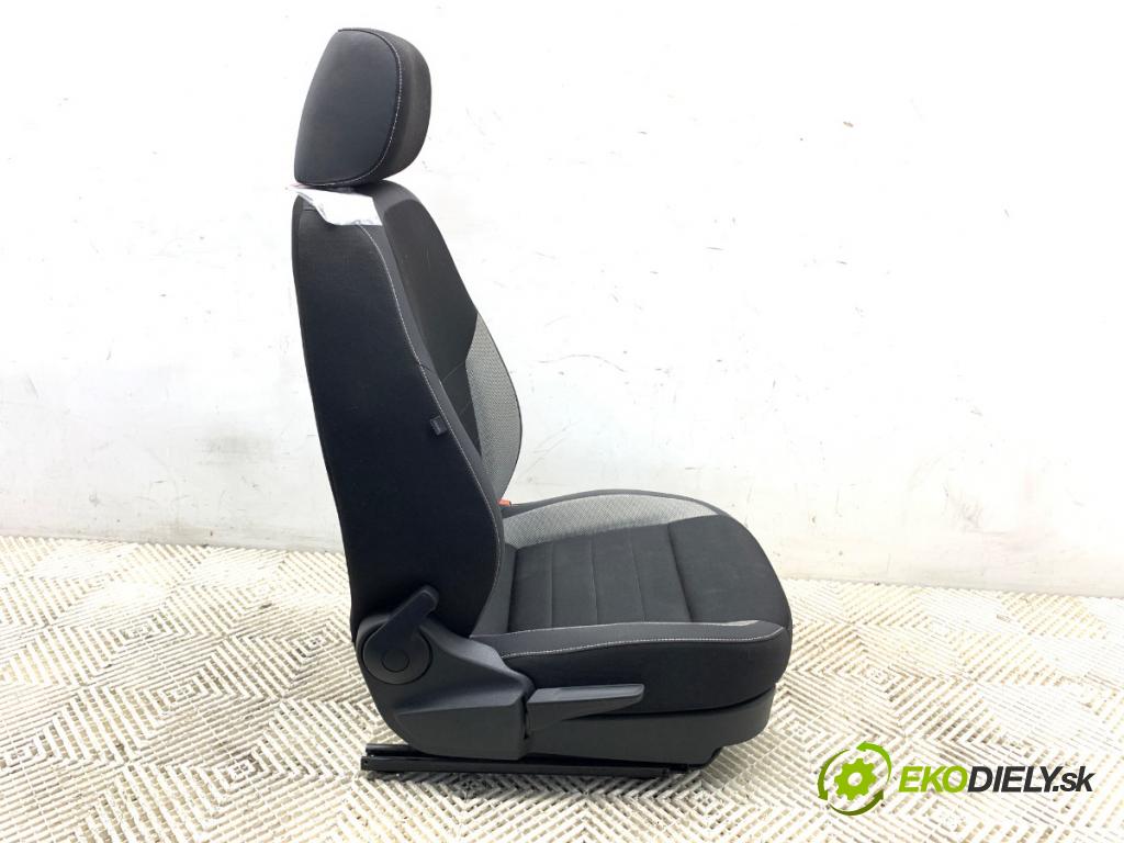 SKODA RAPID liftback 2018 85 kW 1.6 TDI 1598 sedadlo pravý přední část