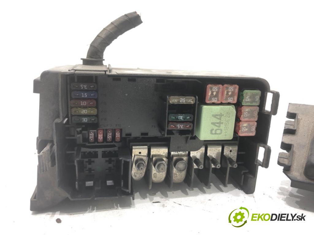 SKODA RAPID liftback 2018 85 kW 1.6 TDI 1598 skříňka poistková 6C0937132C (Pojistková skříňka)