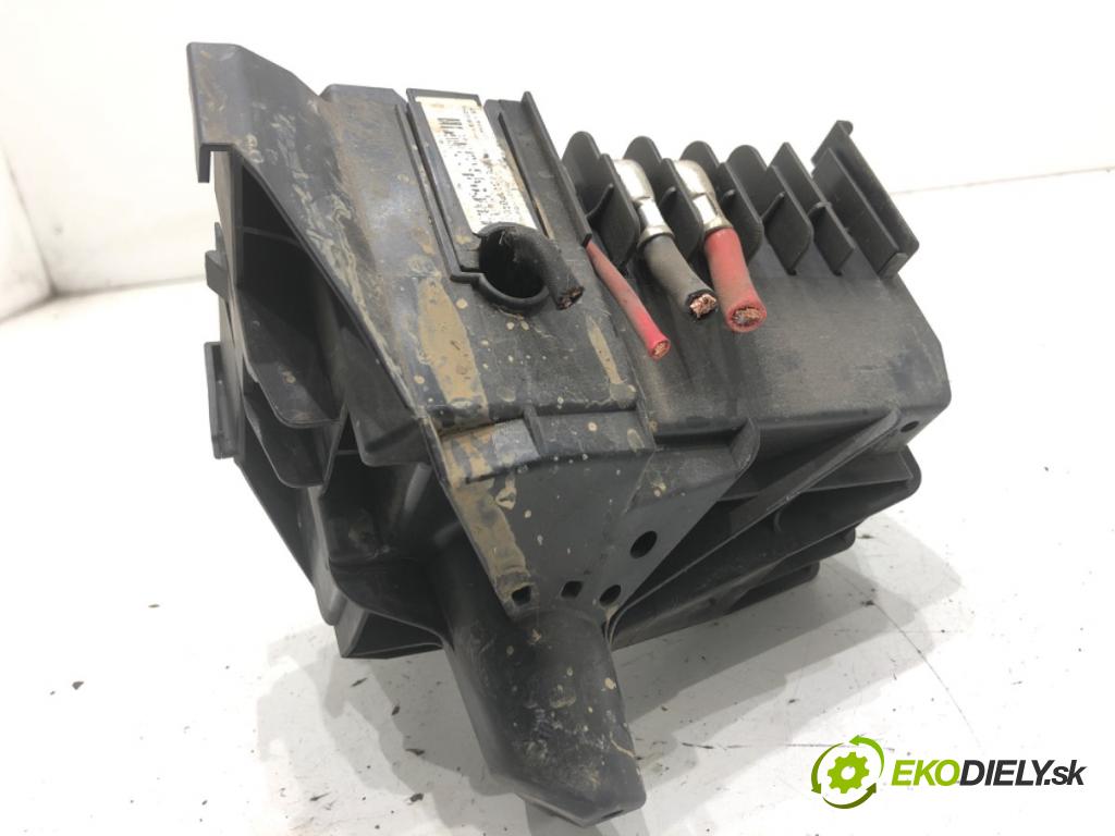 SKODA RAPID liftback 2018 85 kW 1.6 TDI 1598 skříňka poistková 6C0937132C (Pojistková skříňka)